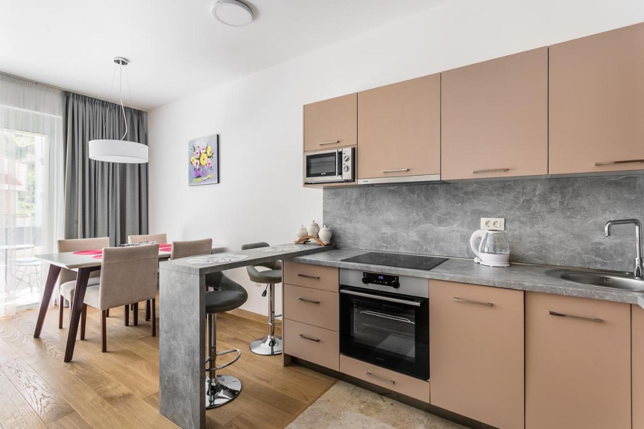 Apartments Lm Residence Рафаиловичи Екстериор снимка