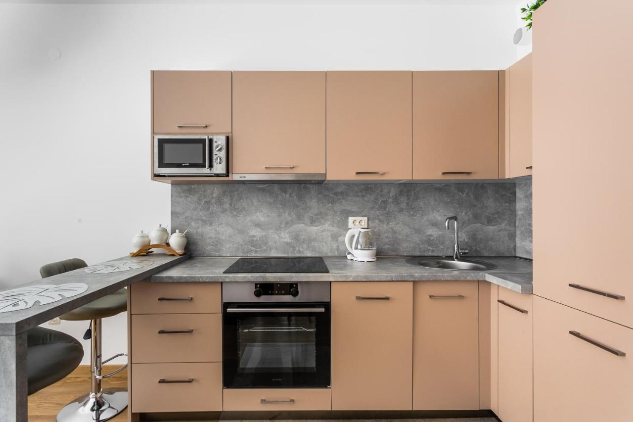 Apartments Lm Residence Рафаиловичи Екстериор снимка