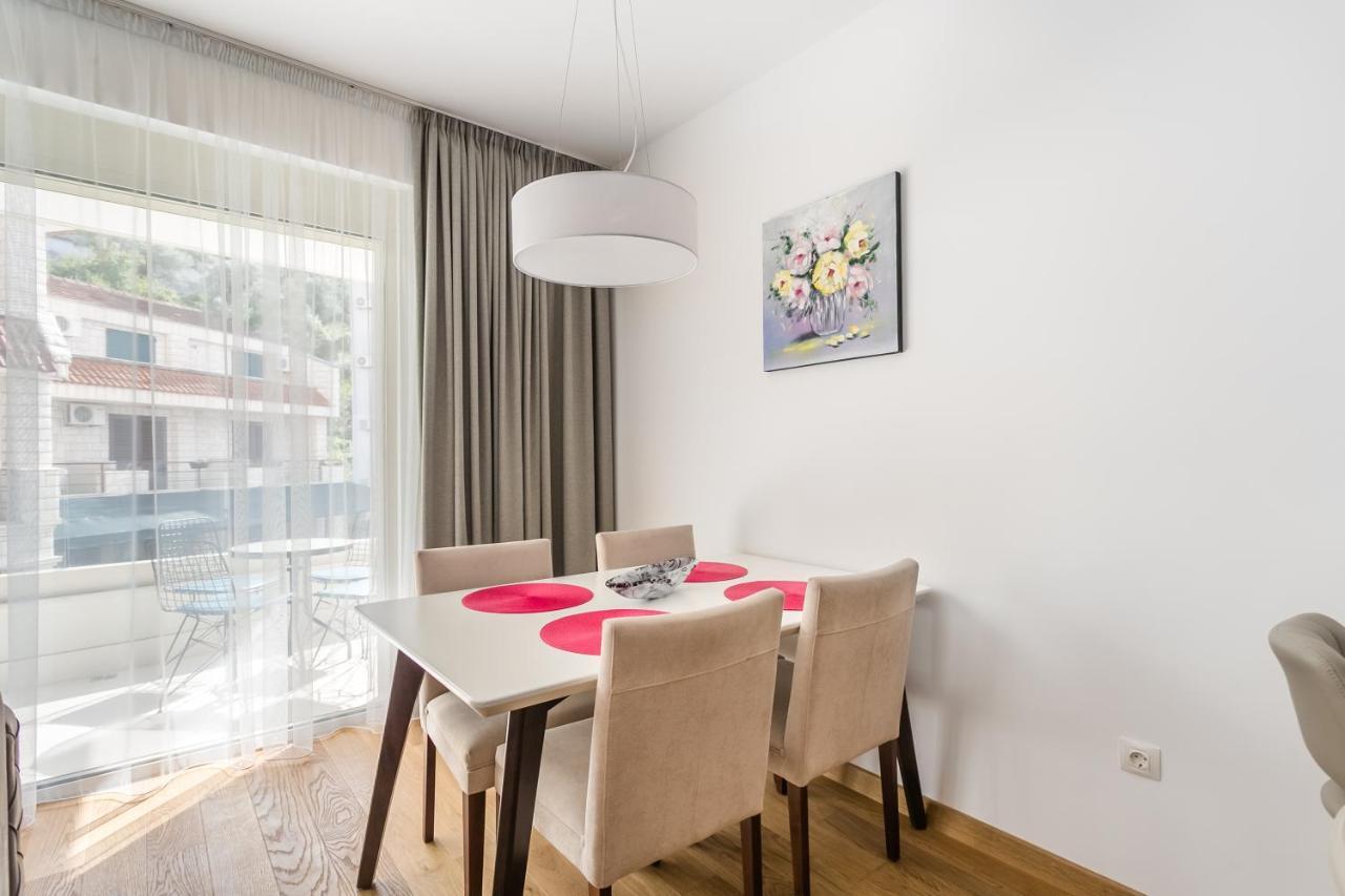 Apartments Lm Residence Рафаиловичи Екстериор снимка