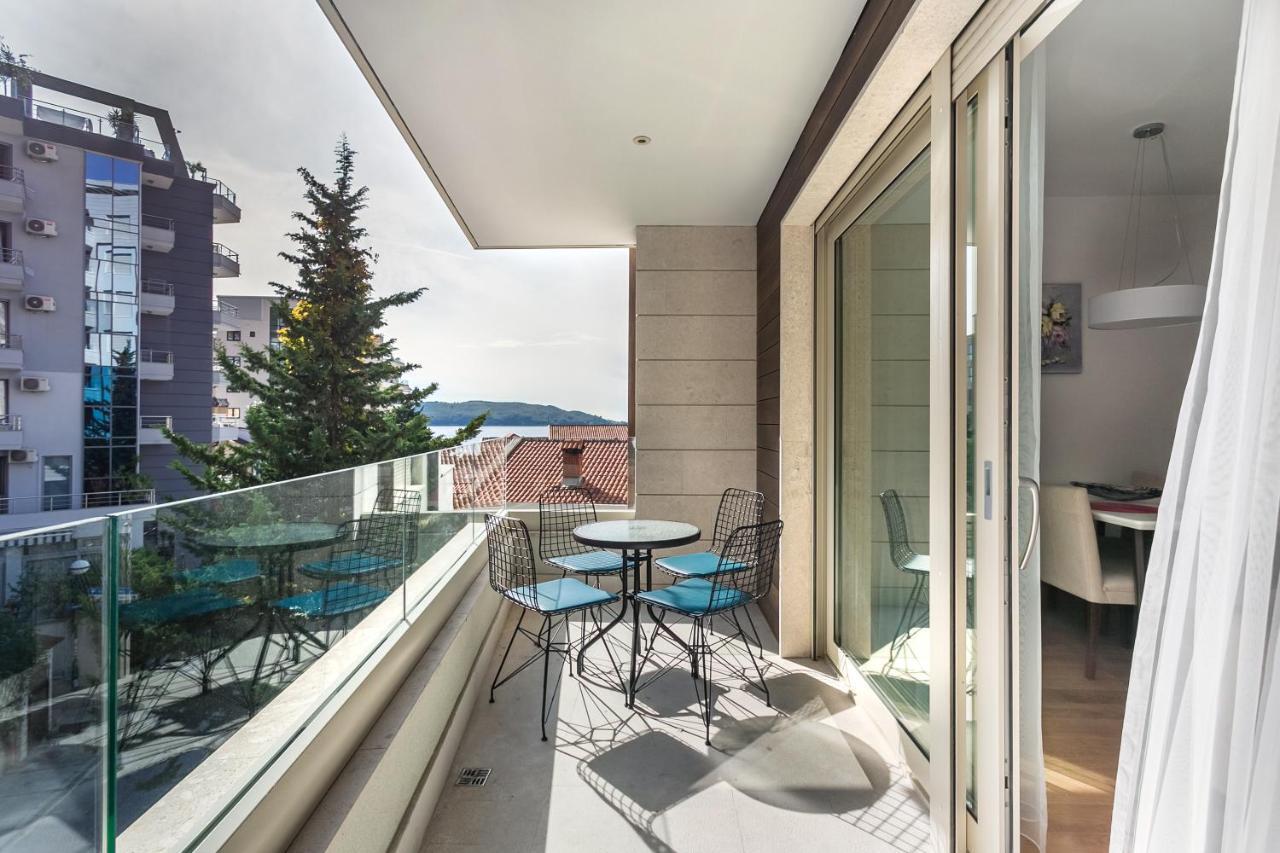 Apartments Lm Residence Рафаиловичи Екстериор снимка