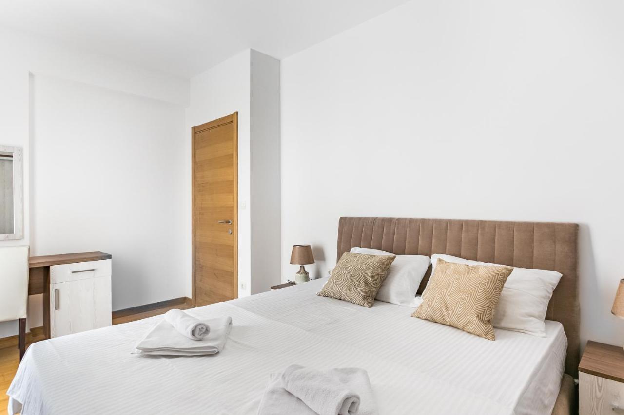 Apartments Lm Residence Рафаиловичи Екстериор снимка