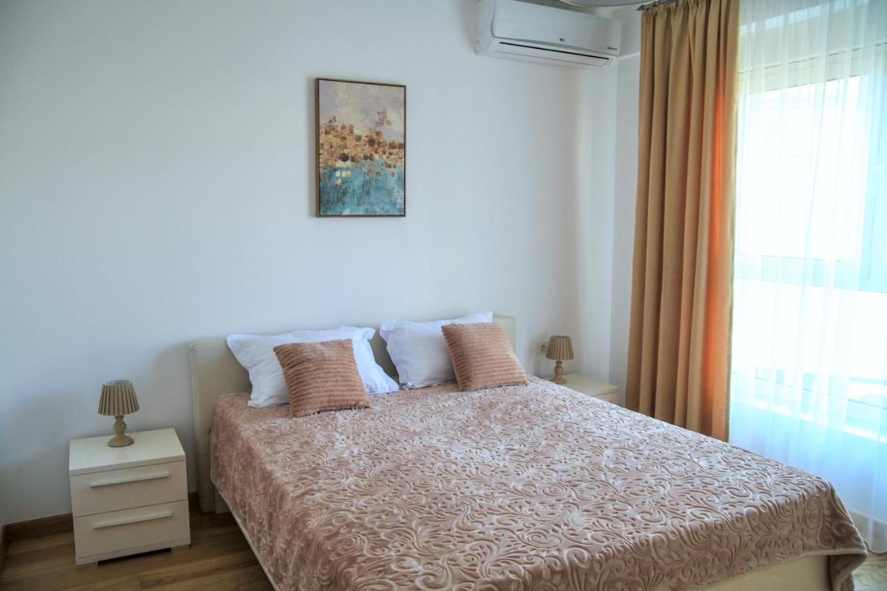Apartments Lm Residence Рафаиловичи Екстериор снимка