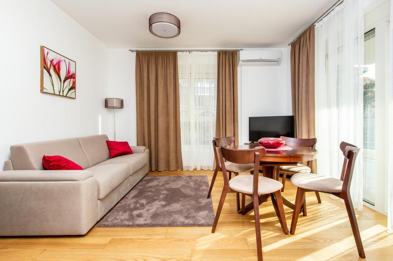 Apartments Lm Residence Рафаиловичи Екстериор снимка