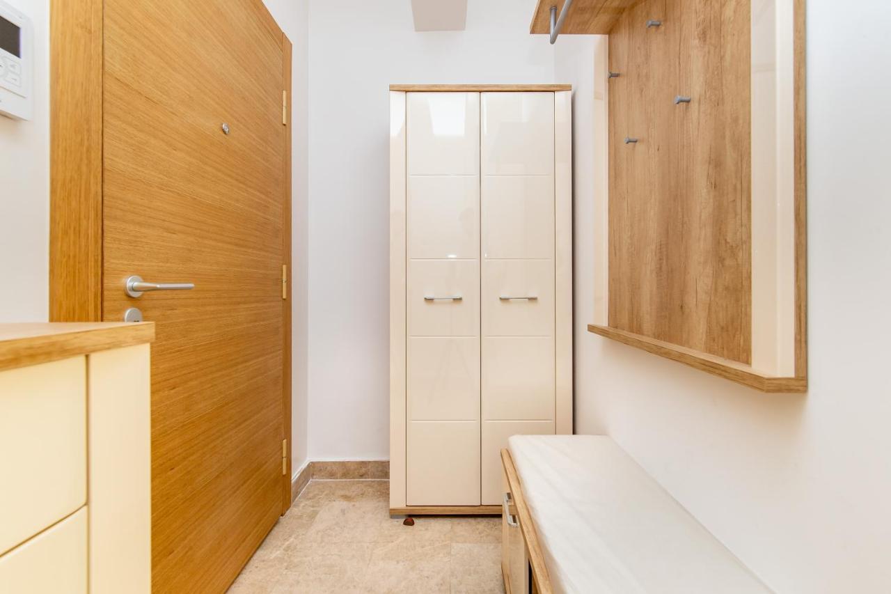 Apartments Lm Residence Рафаиловичи Екстериор снимка